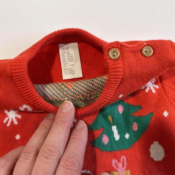 H&M Kids Christmas SWEATER HOLIDAY SANTA CANDY CANE 9-12M Infant Red Snowflakes - Picture 6 of 7